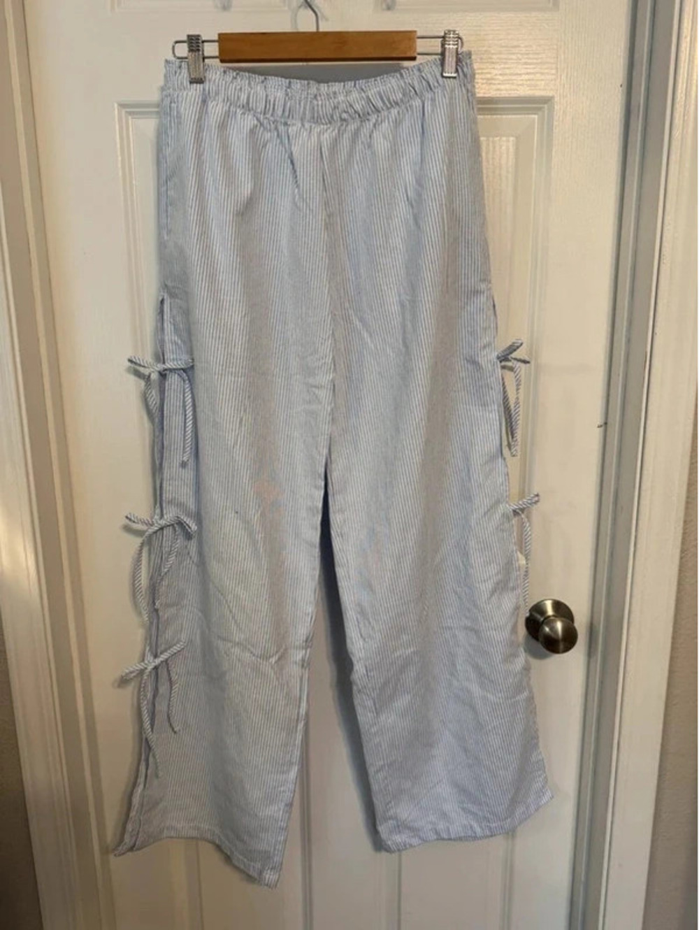Cali 1850 Los Angeles Blue and White Striped Bow-Tie Side Pants, Size L